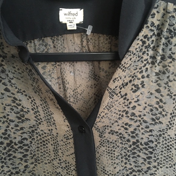 Aritzia WILFRED silk SMALL tunic snakeskin print! - Picture 7 of 7